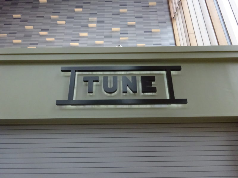 スタンドカフェ「TUNE」