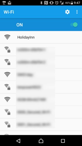 SSID「HokidayInn」を選択。