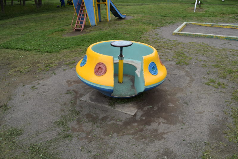 UFO型の回転遊具