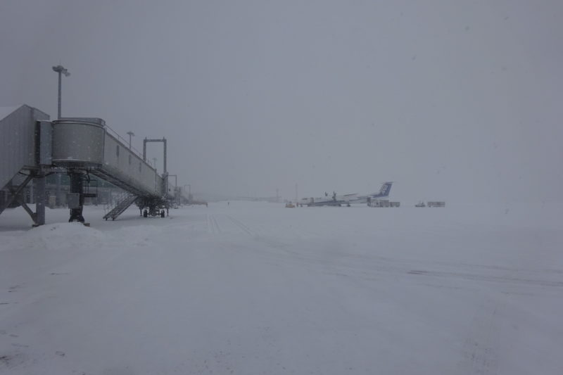 雪の釧路空港