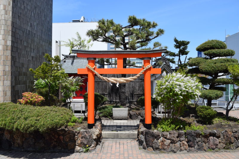 札幌三越三囲神社