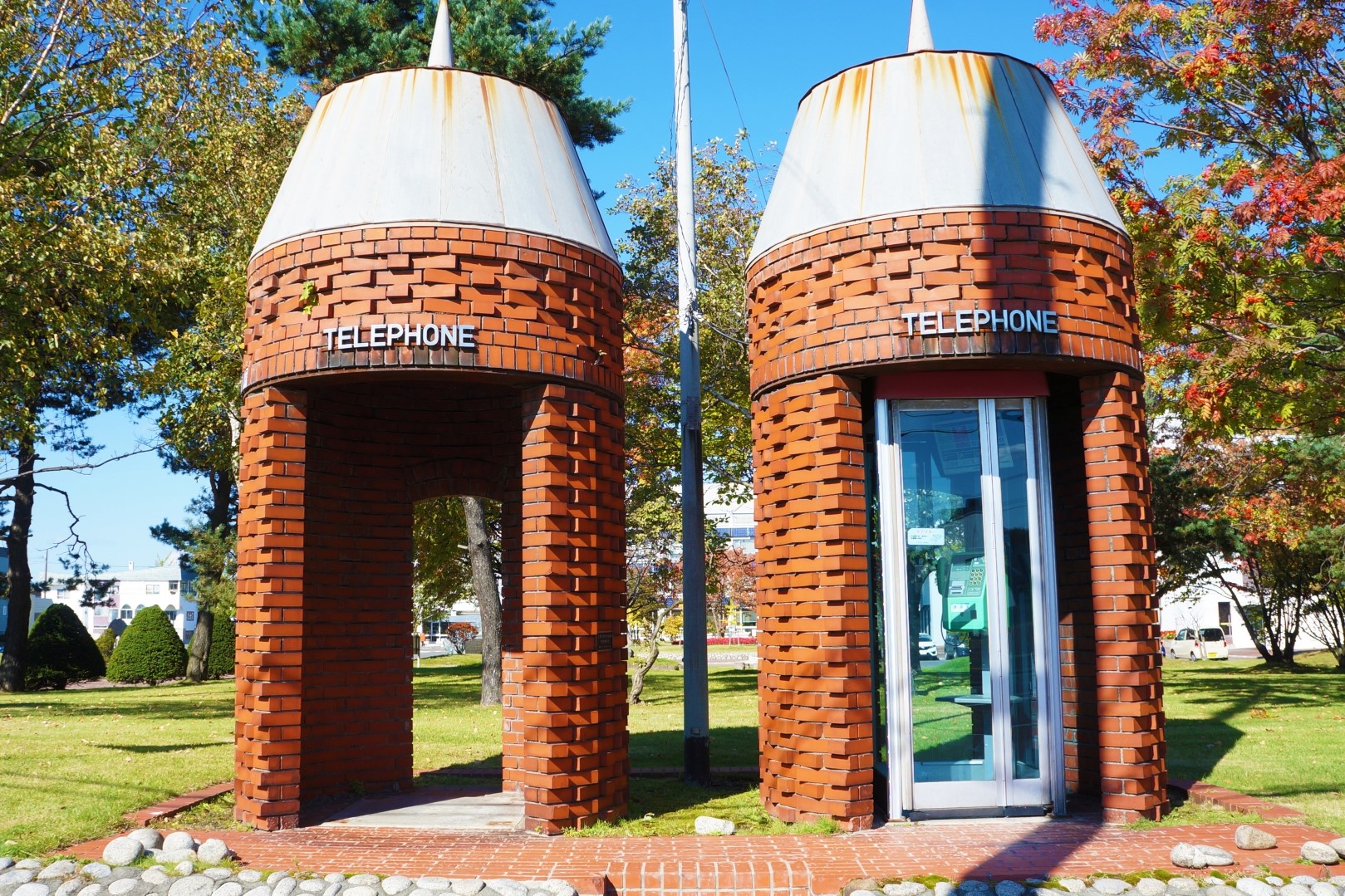 【江別市】サイロ型電話ボックス